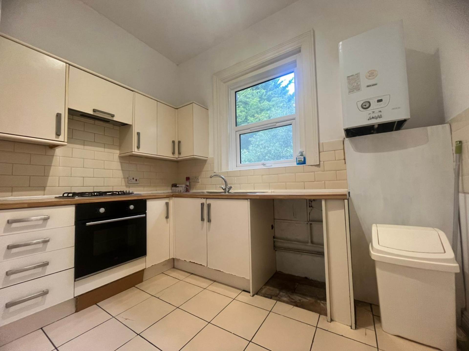 Dean Park Road, Bournemouth *Ready to Move In *, Image 1