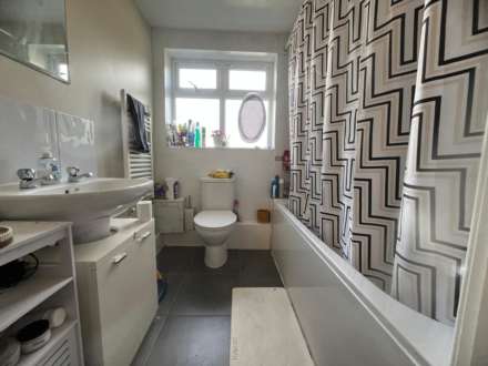 Central Bournemouth * Great Value Rental*, Image 12