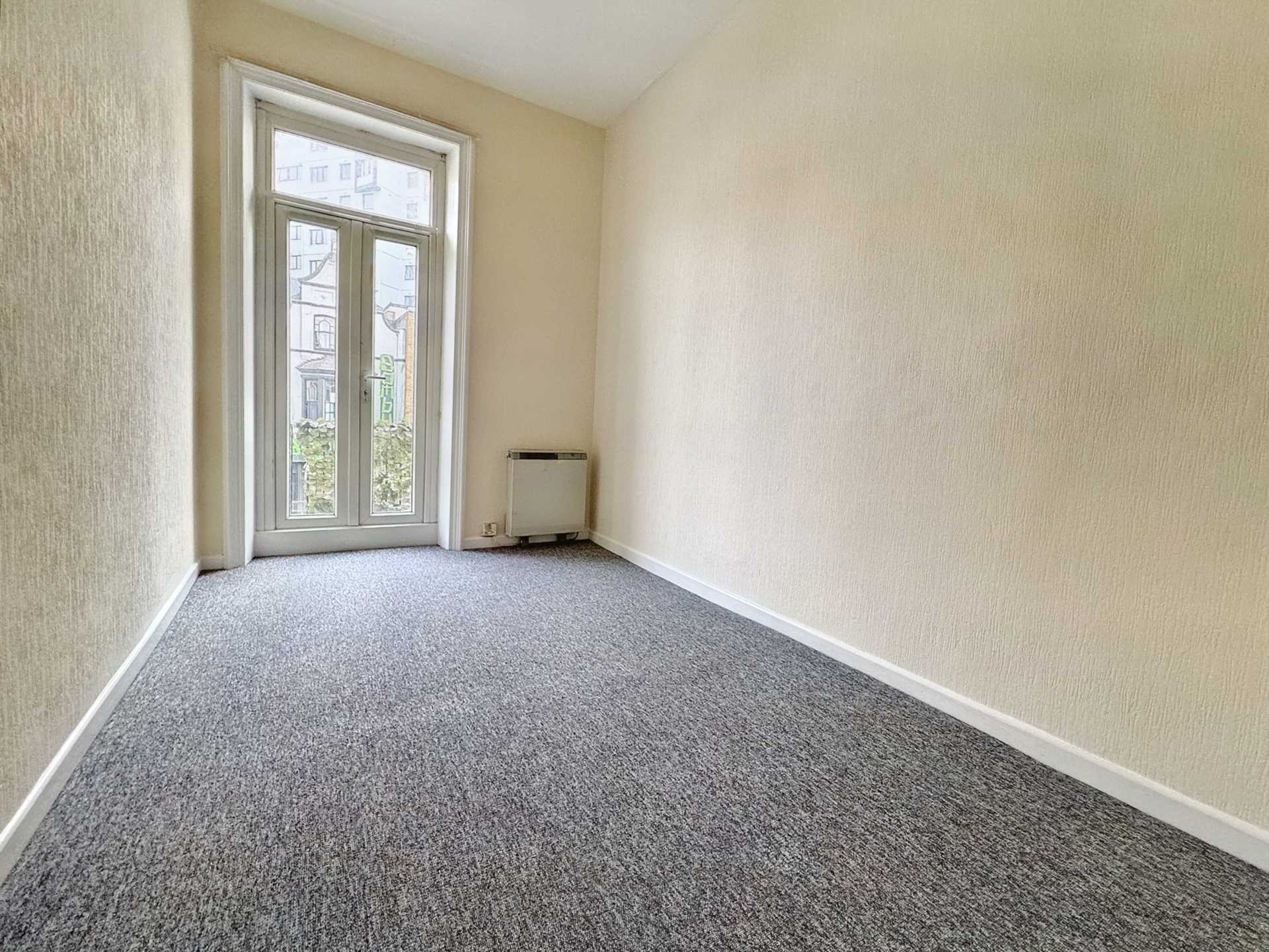 Balcony Flat !! Central Bournemouth, Image 5