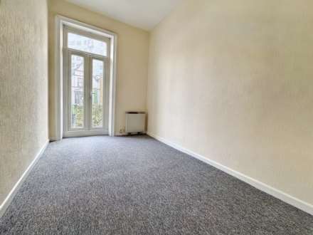 Central Bournemouth * Balcony Flat *, Image 5