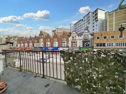 Central Bournemouth * Balcony Flat *, Image 6