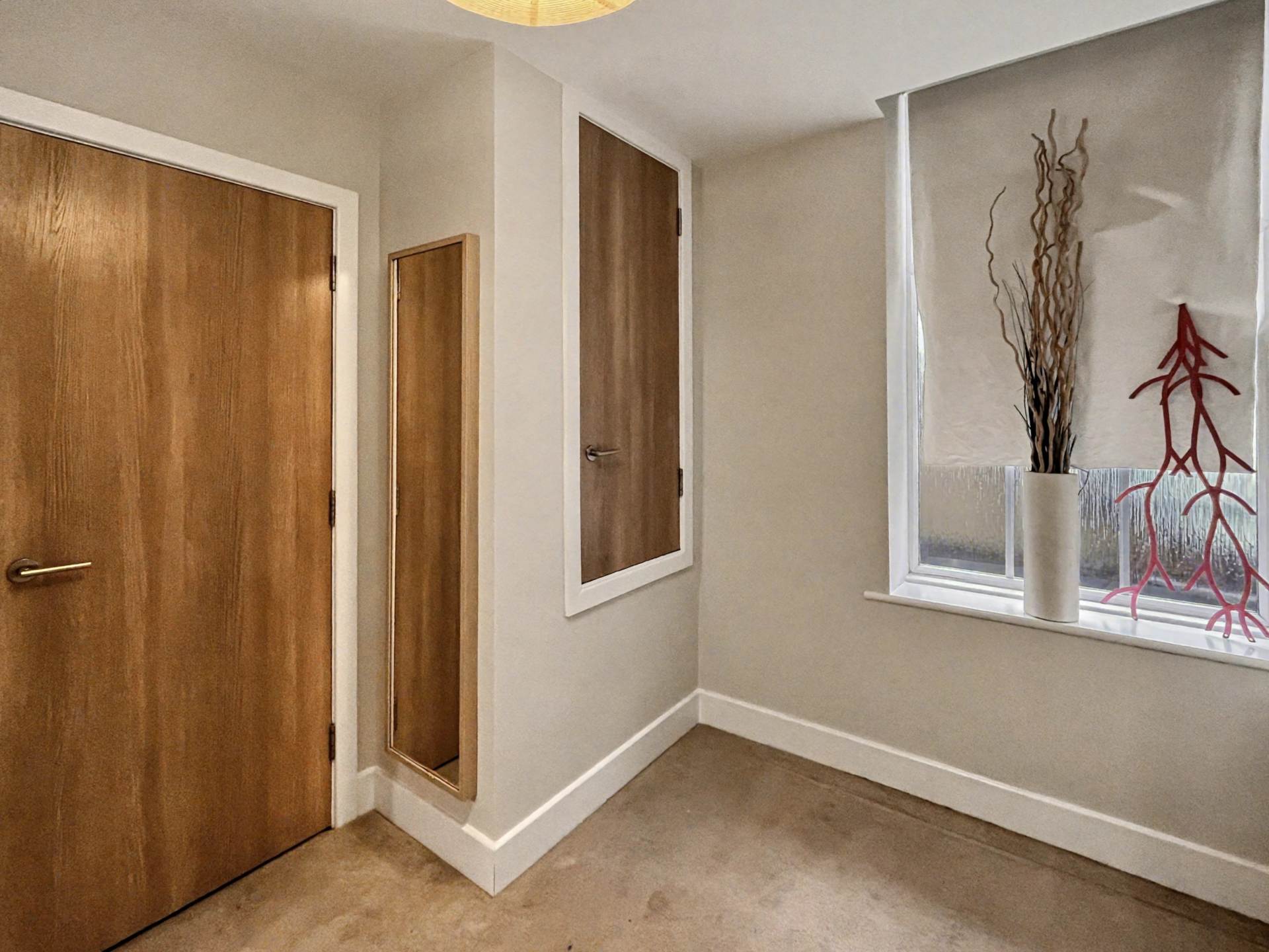 Modern 2-Bed Warehouse Conversion – Town Centre Location, Image 5