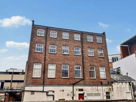 Modern 2-Bed Warehouse Conversion – Town Centre Location, Image 1