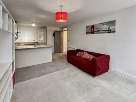 Modern 2-Bed Warehouse Conversion – Town Centre Location, Image 11