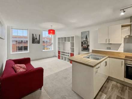 Modern 2-Bed Warehouse Conversion – Town Centre Location, Image 9
