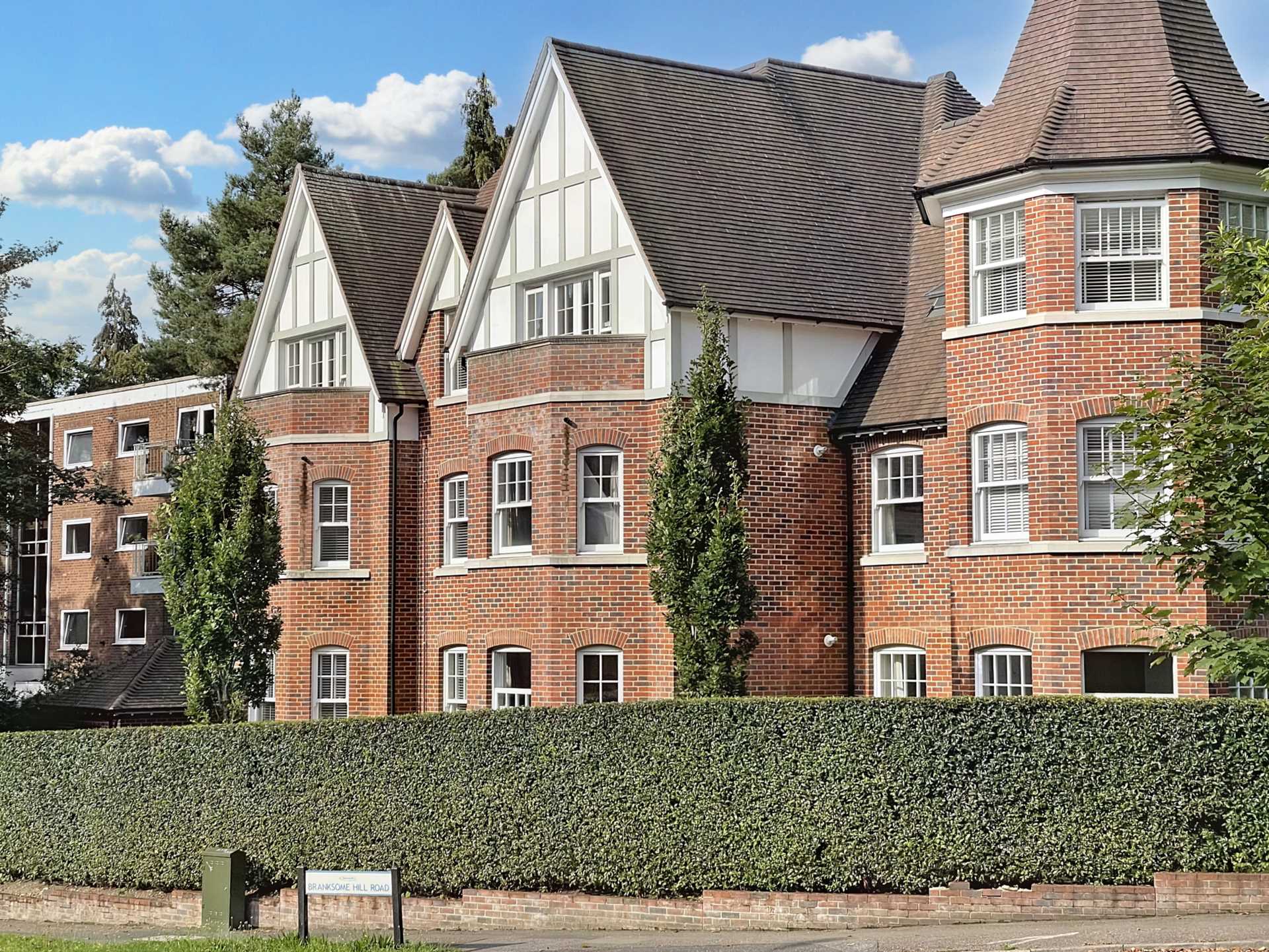 Talbot Woods, Bournemouth * Luxury Apartment *, Image 1