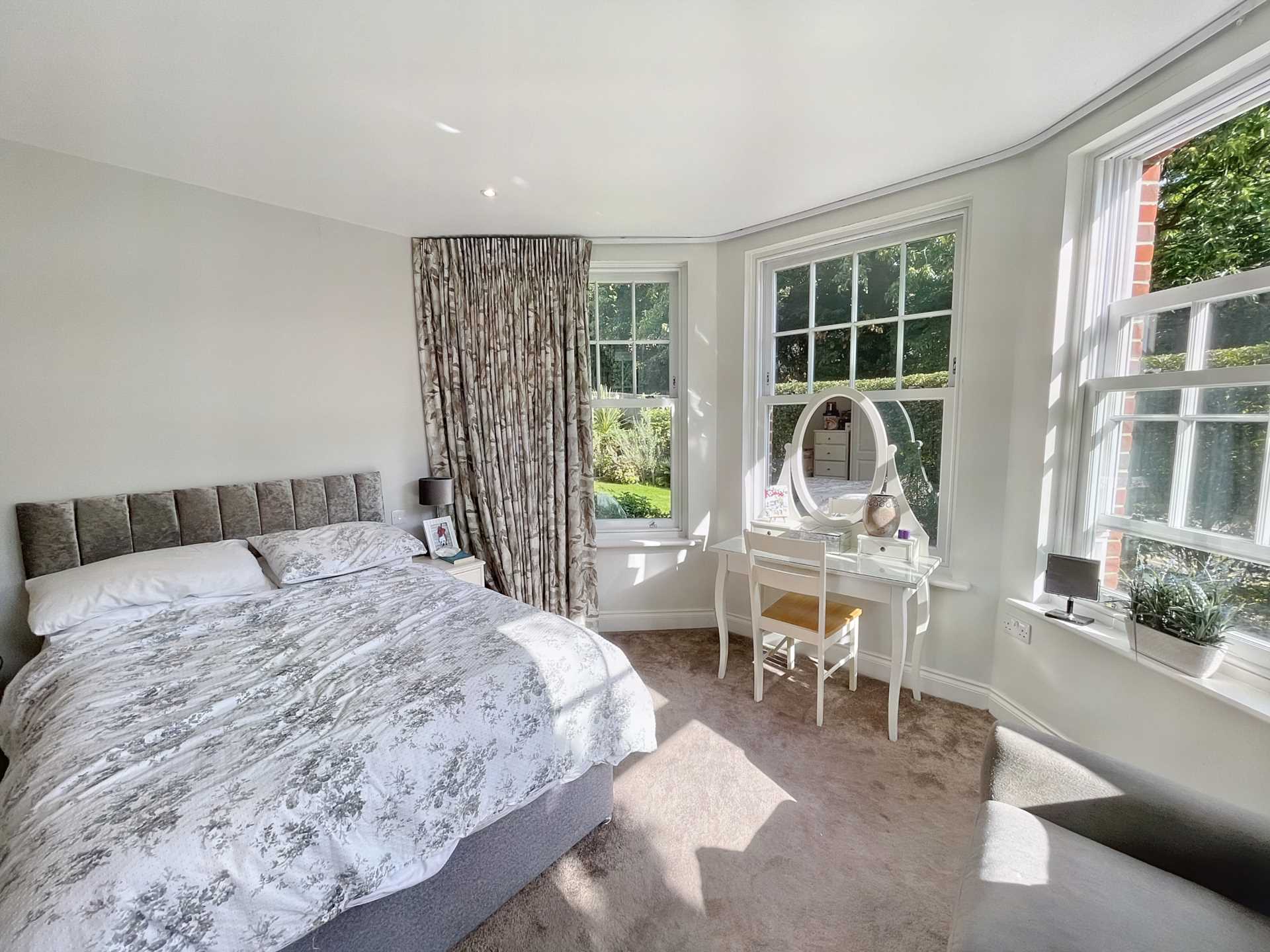 Talbot Woods, Bournemouth * Luxury Apartment *, Image 8