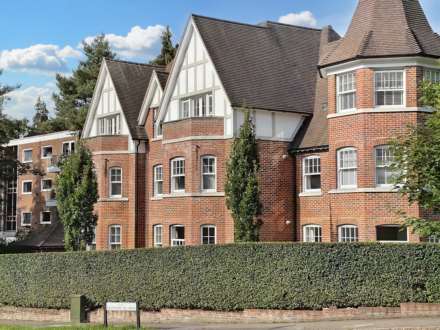 Talbot Woods, Bournemouth * Luxury Apartment *, Image 1