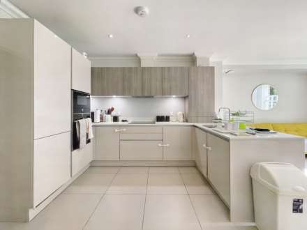 Talbot Woods, Bournemouth * Luxury Apartment *, Image 3