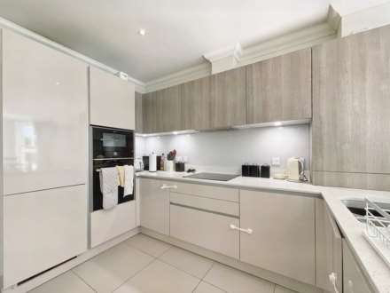 Talbot Woods, Bournemouth * Luxury Apartment *, Image 4