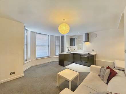 Flat, Durley Gardens, West Cliff