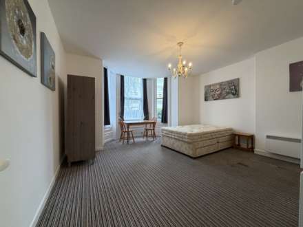 WEST CLIFF , Bournemoutn* Close to Beach*, Image 10