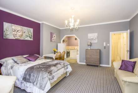 WEST CLIFF , Durley Gardens, Bournemouth, Image 3