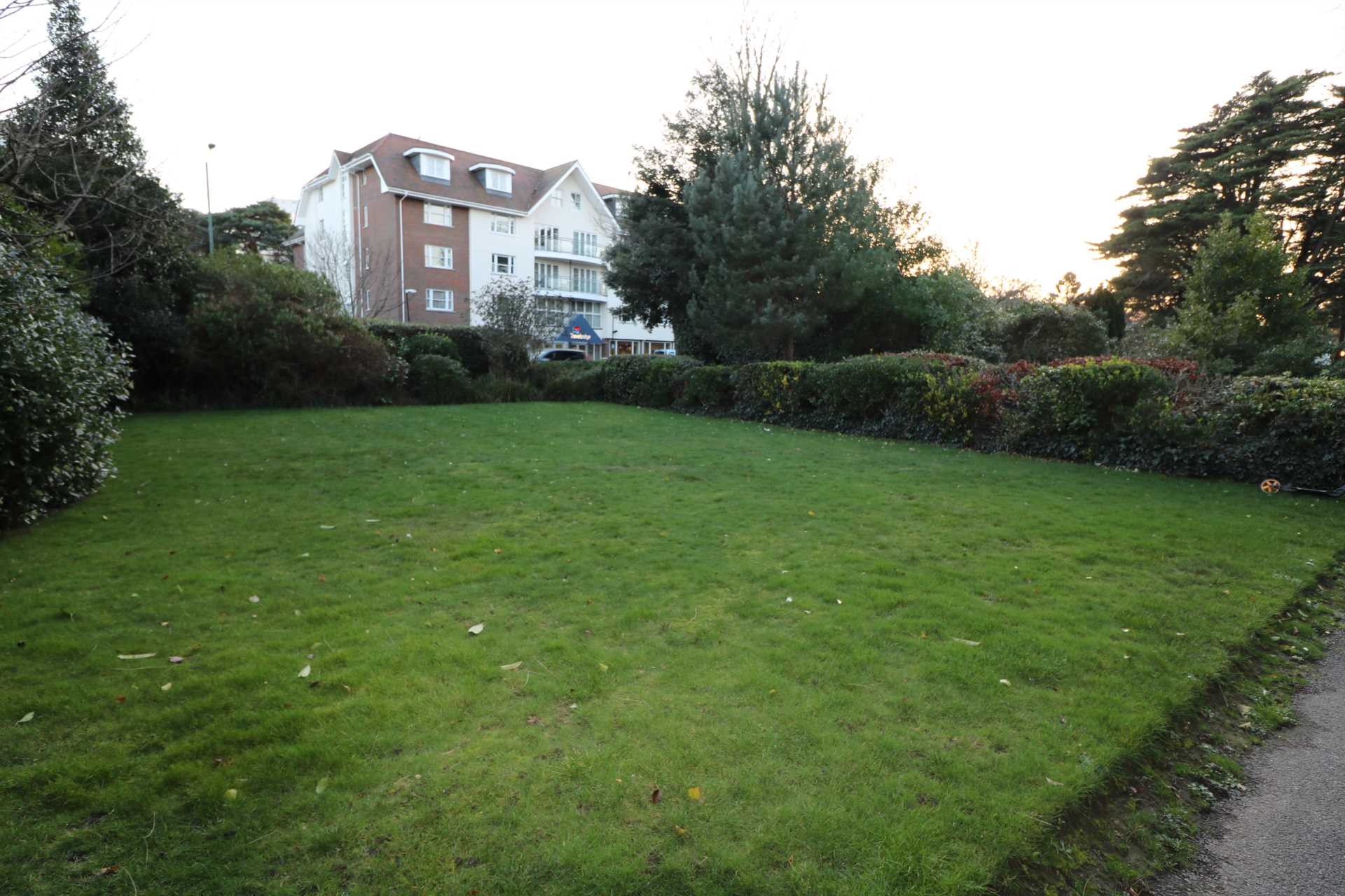 Christchurch Road, Bournemouth, Image 10