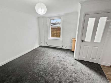 Holdenhurst Road , Bournemouth * Miasonette *, Image 3