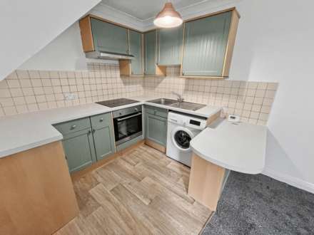 Holdenhurst Road , Bournemouth * Miasonette *, Image 9