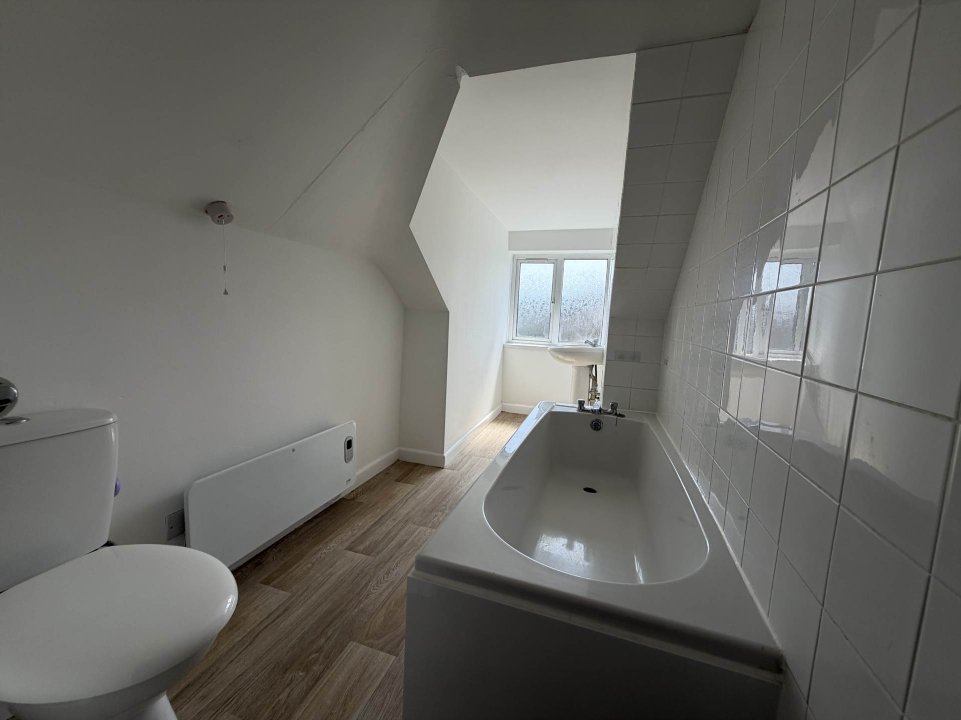 Central Bournemouth * Modernised Flat *, Image 2