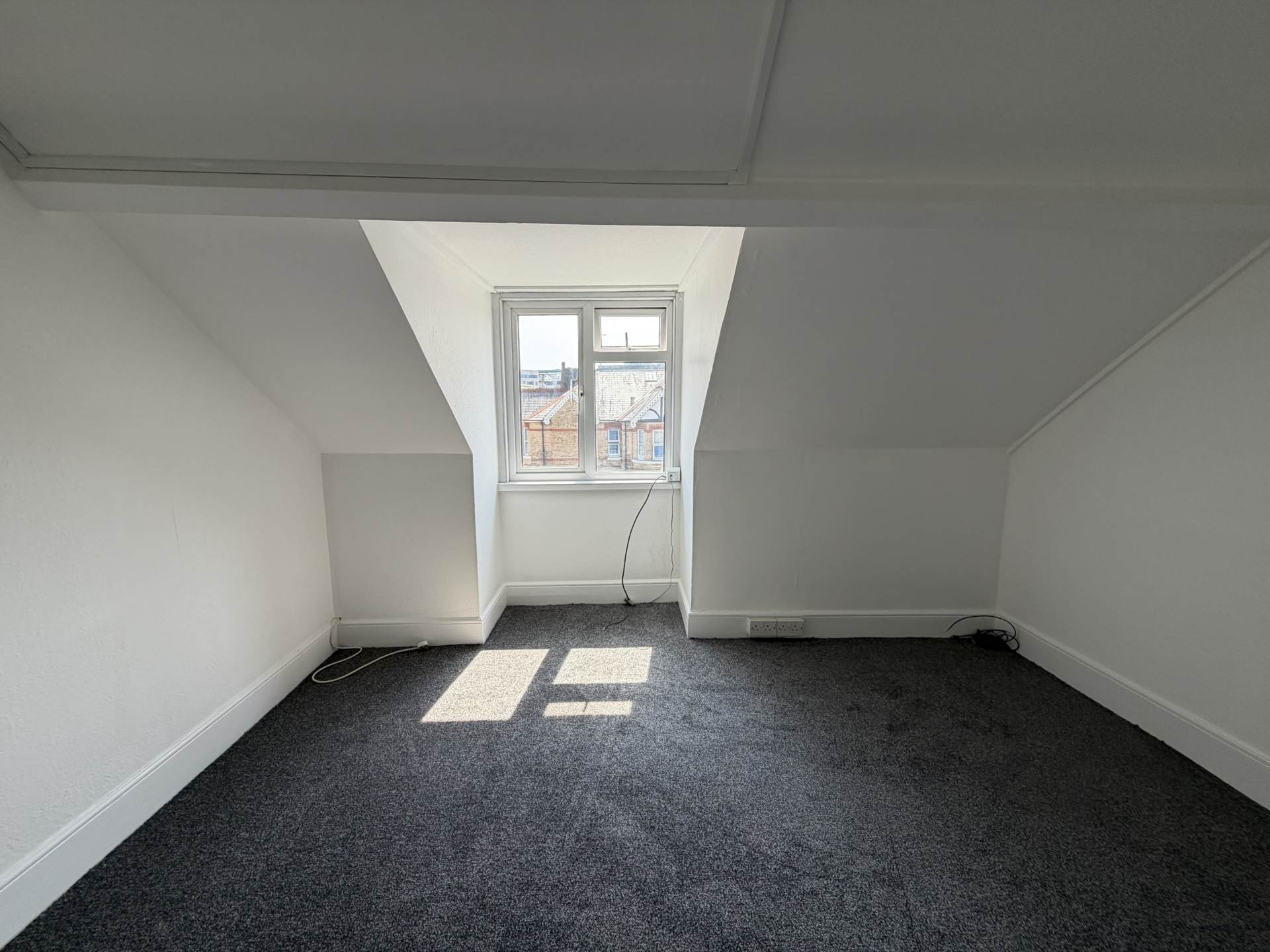 Central Bournemouth * Modernised Flat *, Image 5