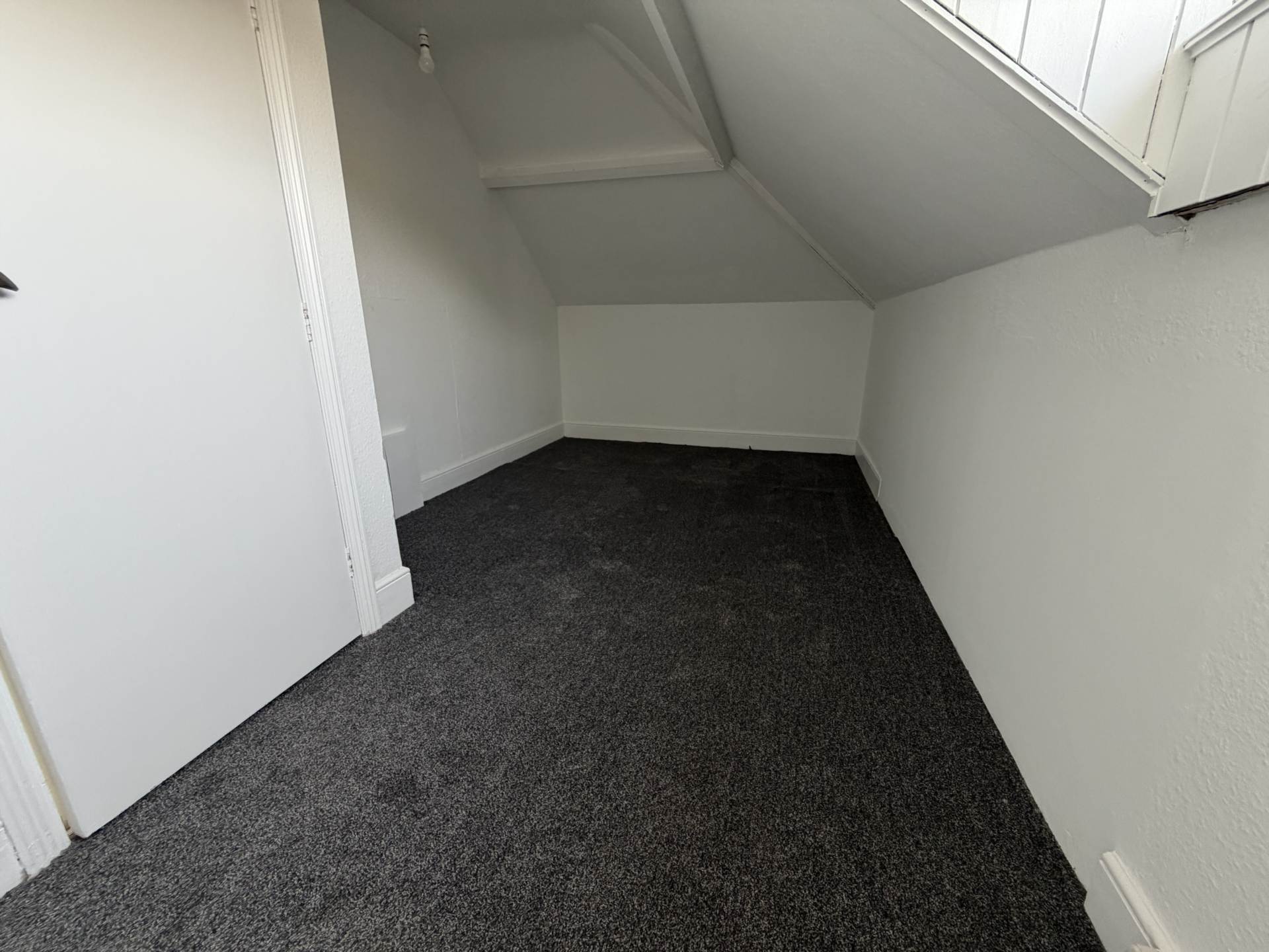 Central Bournemouth * Modernised Flat *, Image 7