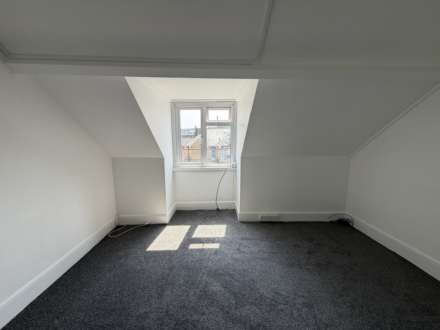 Central Bournemouth * Modernised Flat *, Image 5