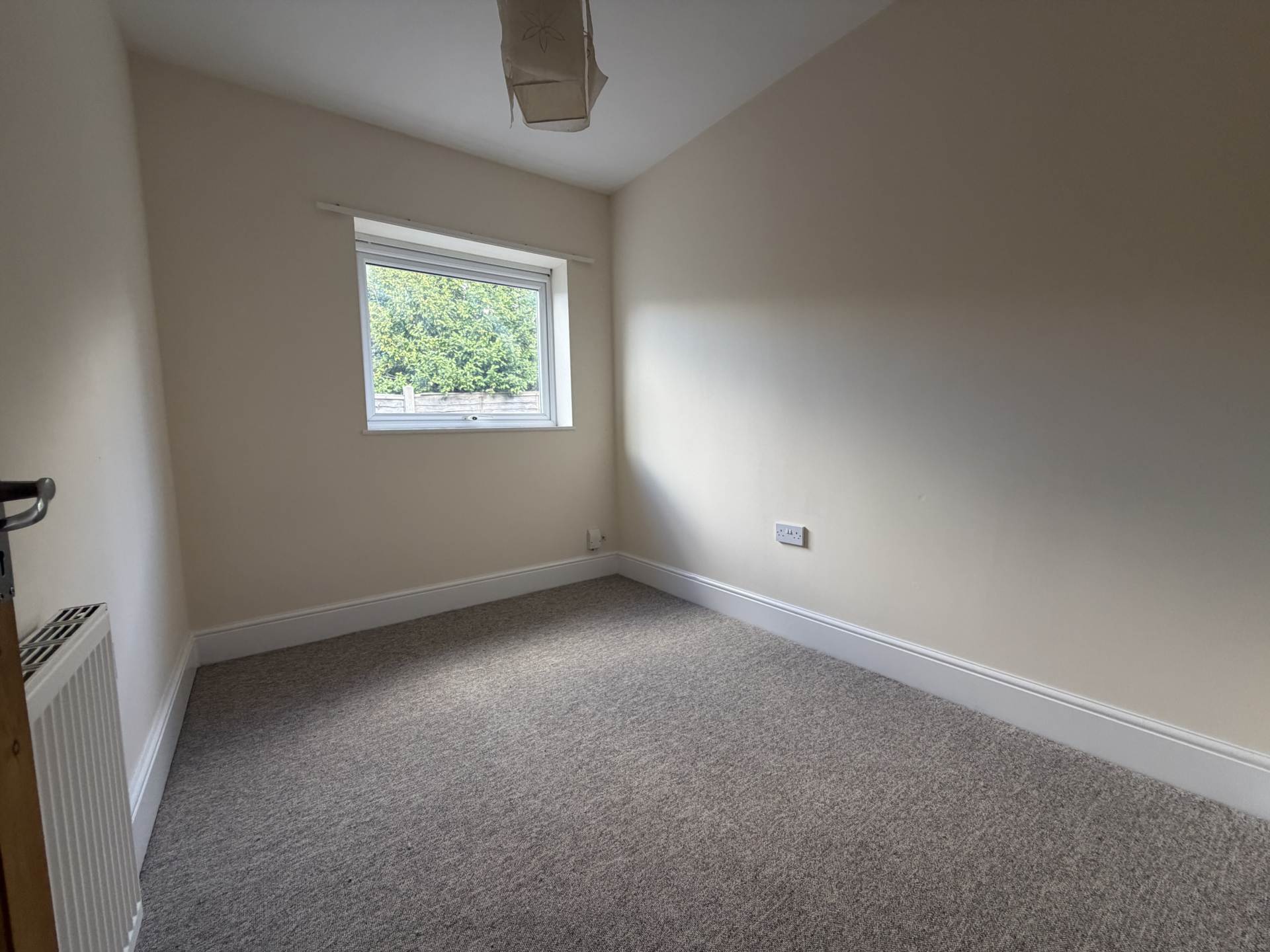 Kings Park , Bournemouth * Garden Flat *, Image 14