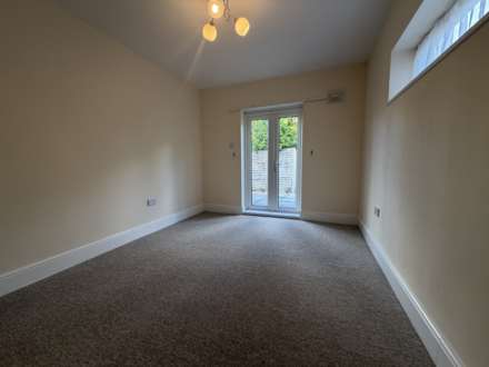 Kings Park , Bournemouth * Garden Flat *, Image 15
