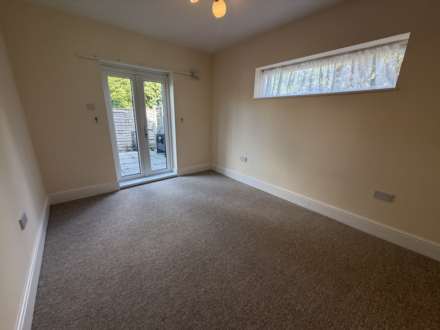 Kings Park , Bournemouth * Garden Flat *, Image 17