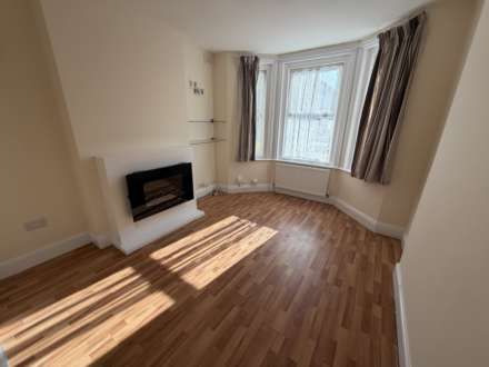 Kings Park , Bournemouth * Garden Flat *, Image 22