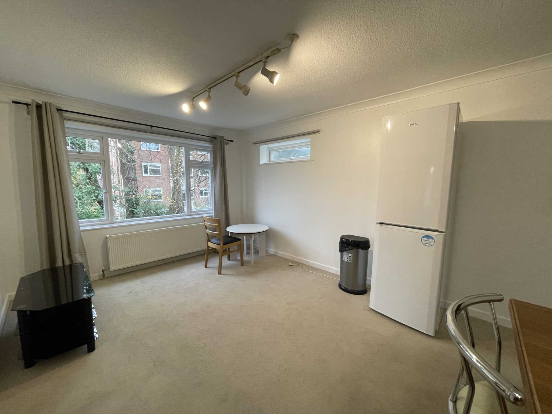 One bedroom flat in Bournemouth, Image 2