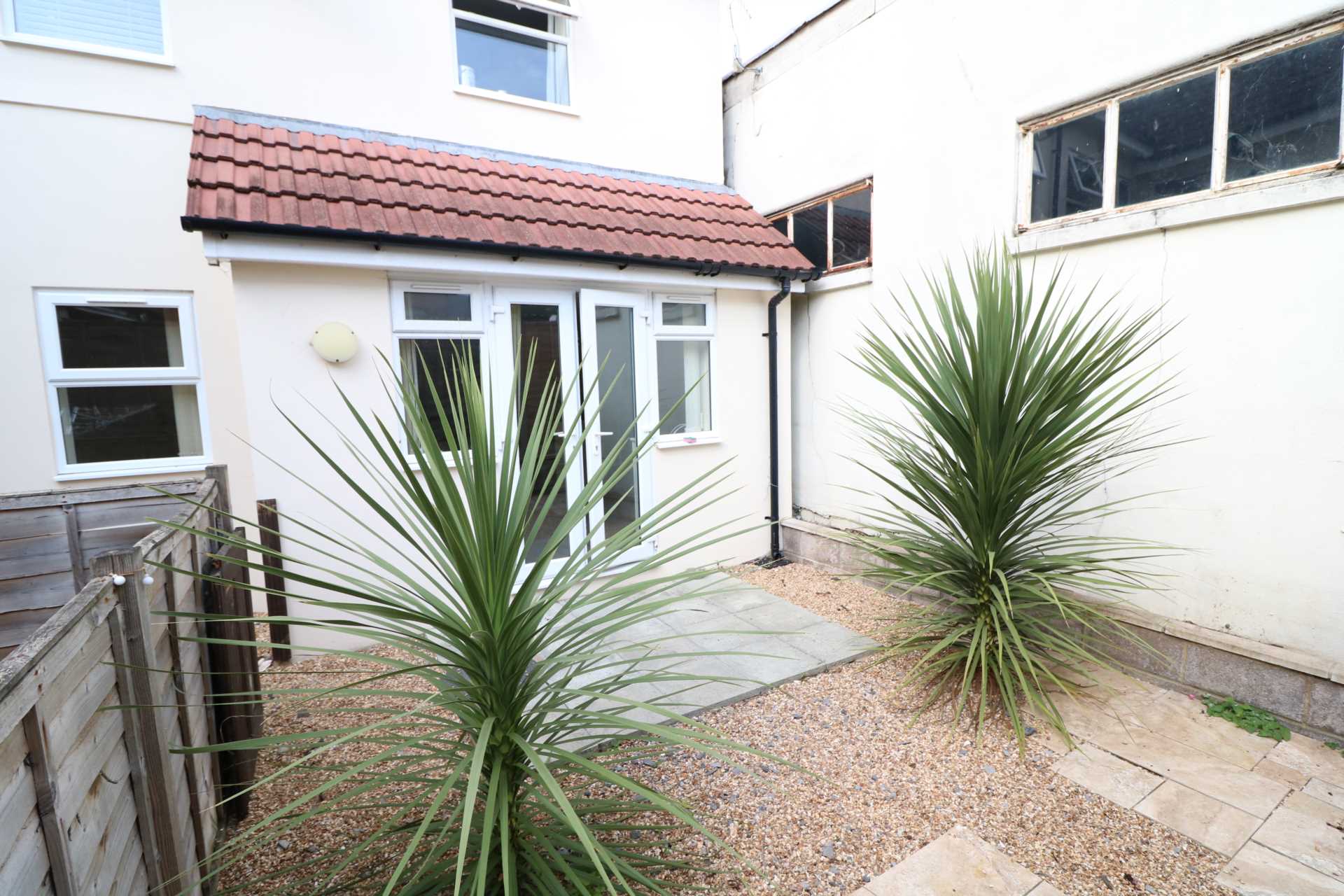 Palmerston Road, Bournemouth * Garden Flat *, Image 1