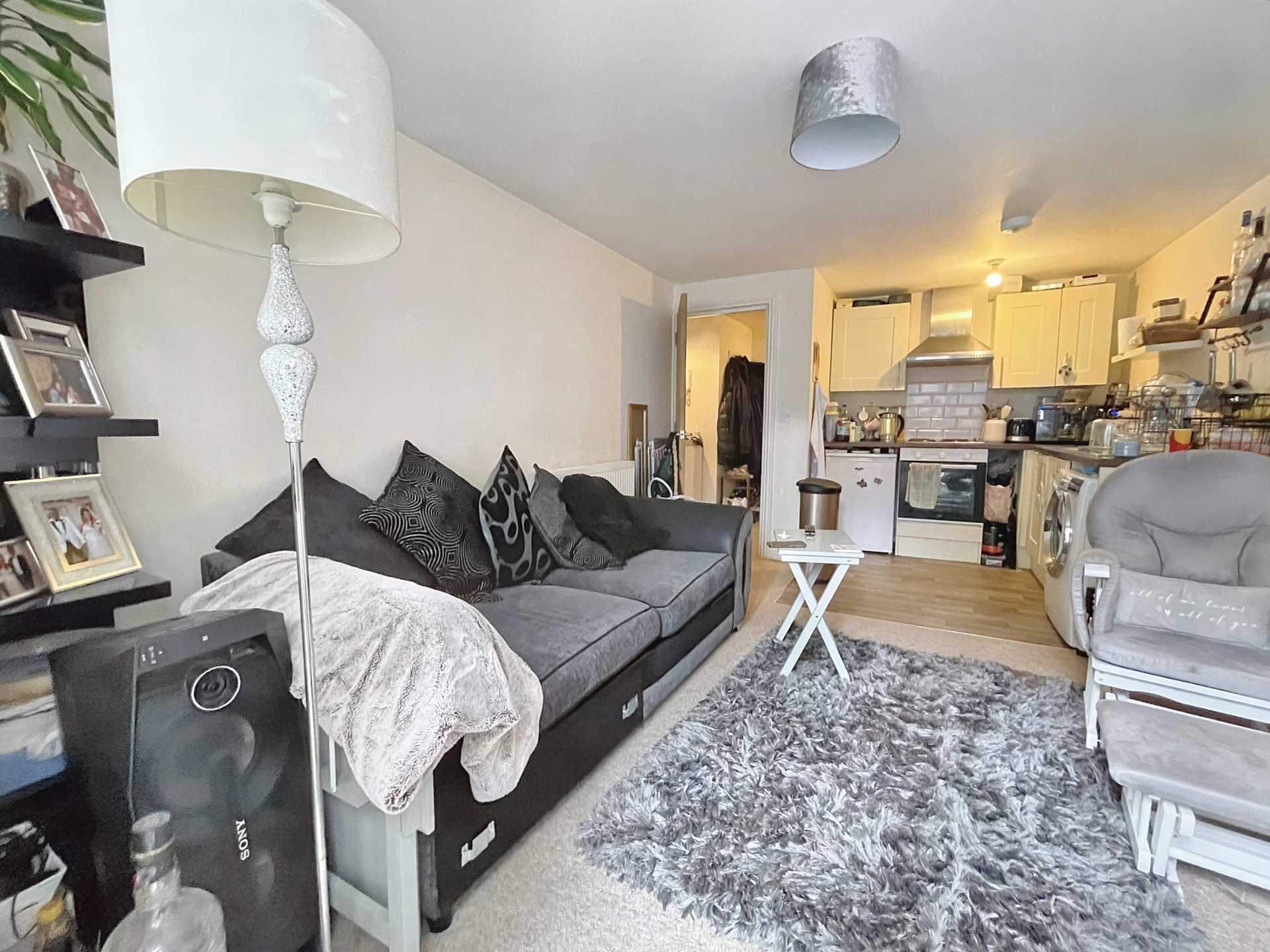 Palmerston Road, Bournemouth * Garden Flat *, Image 5