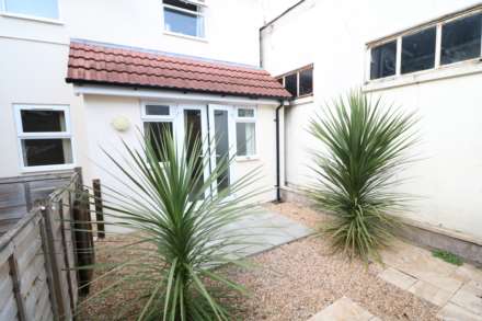 1 Bedroom Apartment, Palmerston Road, Bournemouth * Garden Flat *