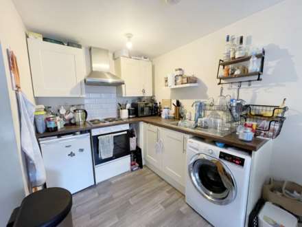 Palmerston Road, Bournemouth * Garden Flat *, Image 6