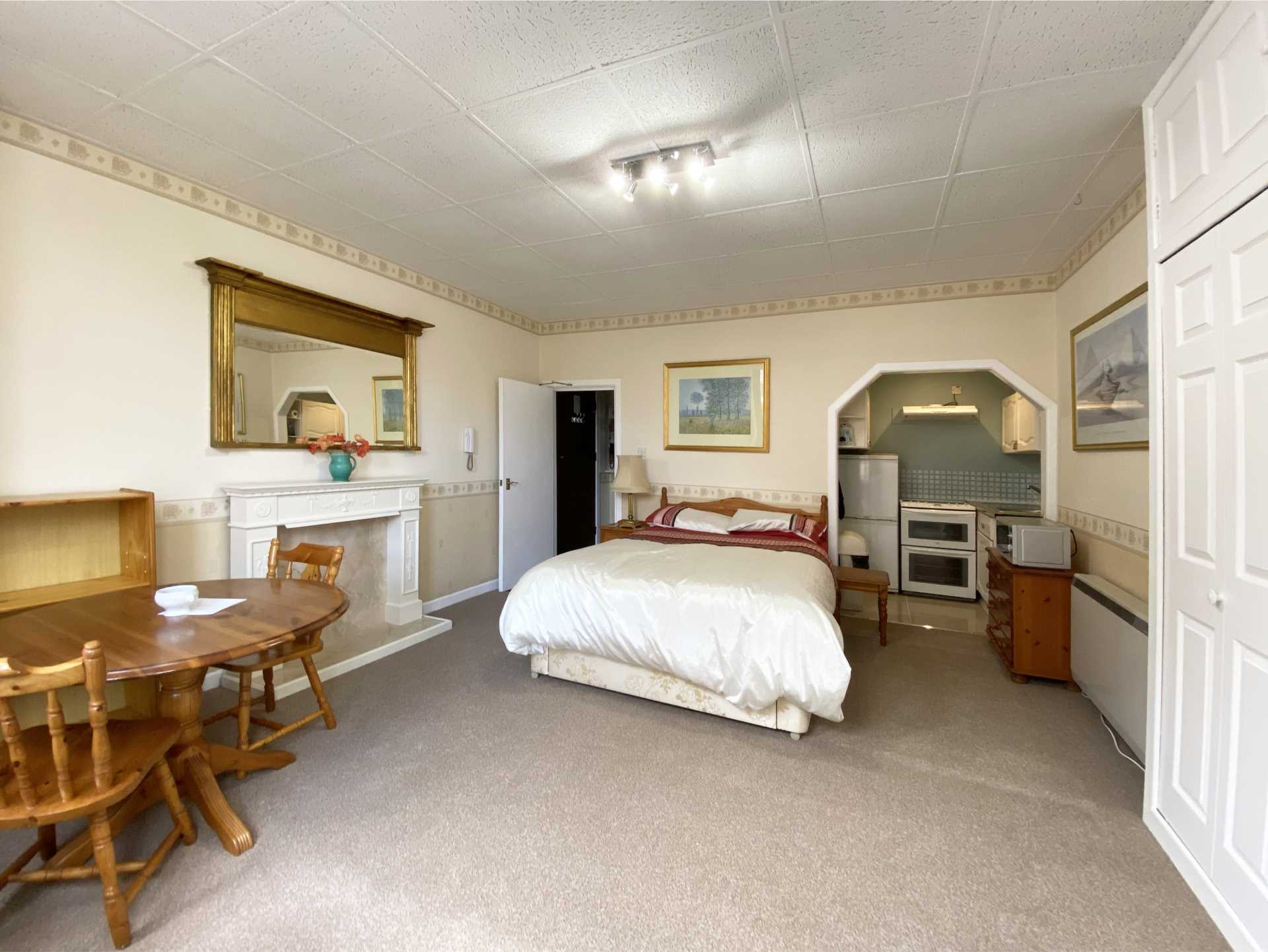 Durley Gardens, Westcliff, Image 2