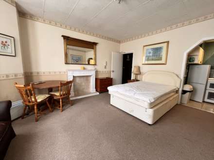 Westcliff * Furnished Studio *, Image 7