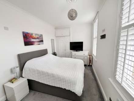 Close East Cliff , Bournemouth, Image 8