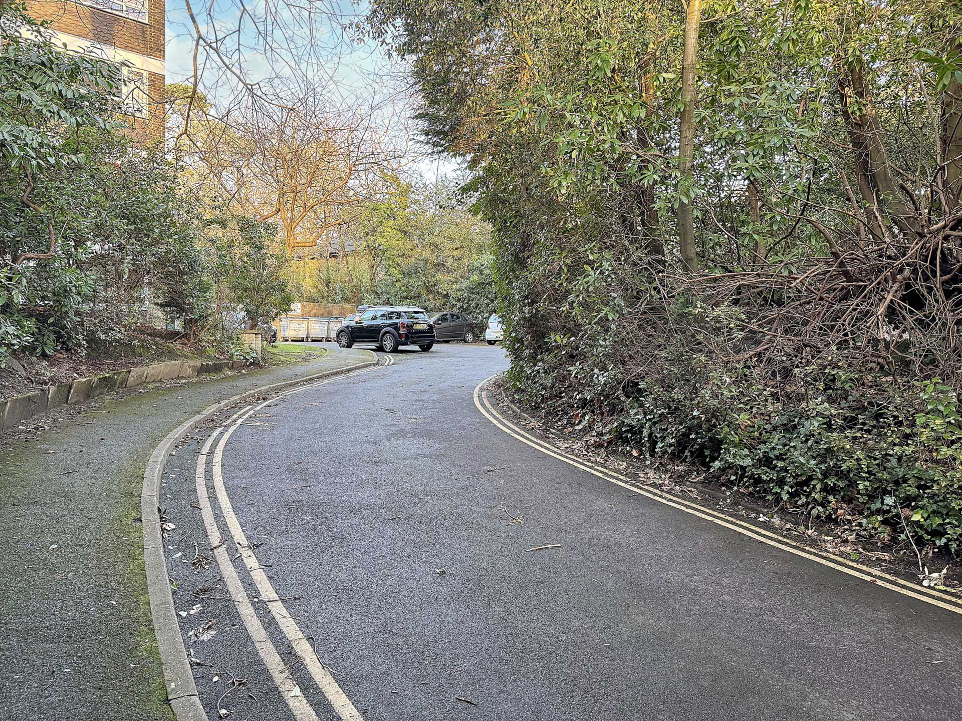 Great location, Branksome Wood Road, Bournemouth, Image 6