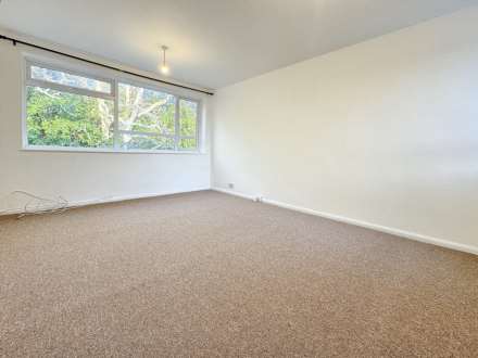 Great location, Branksome Wood Road, Bournemouth, Image 3