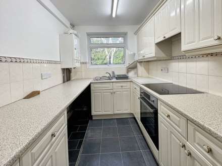 Great location, Branksome Wood Road, Bournemouth, Image 5