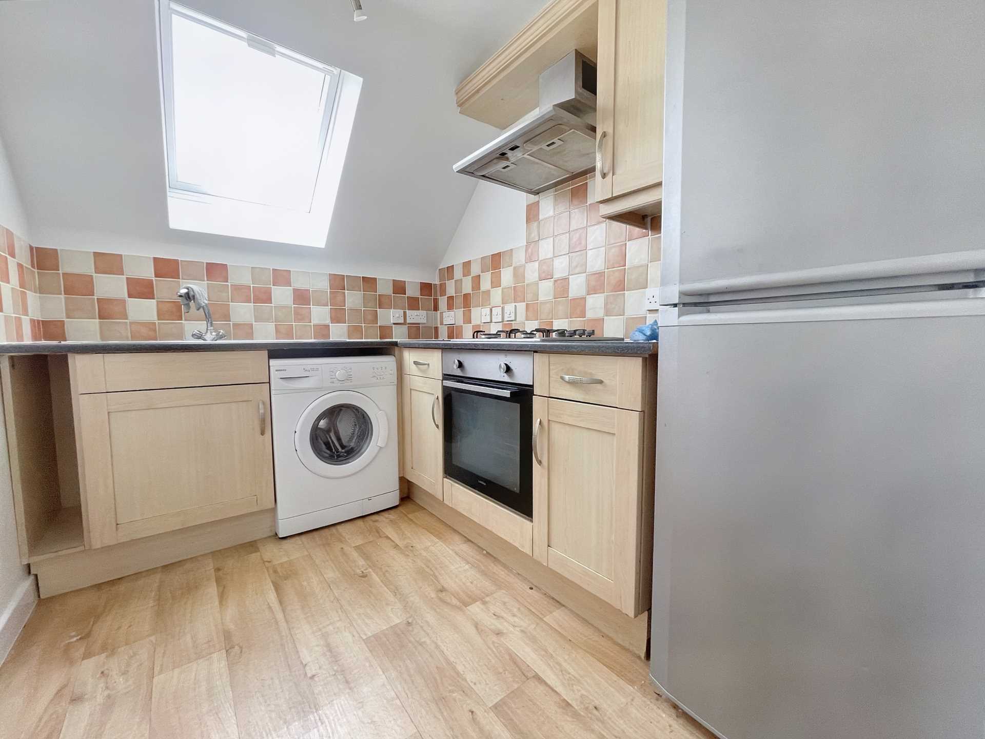 Charminster, Bournemouth * Great Rental *, Image 3