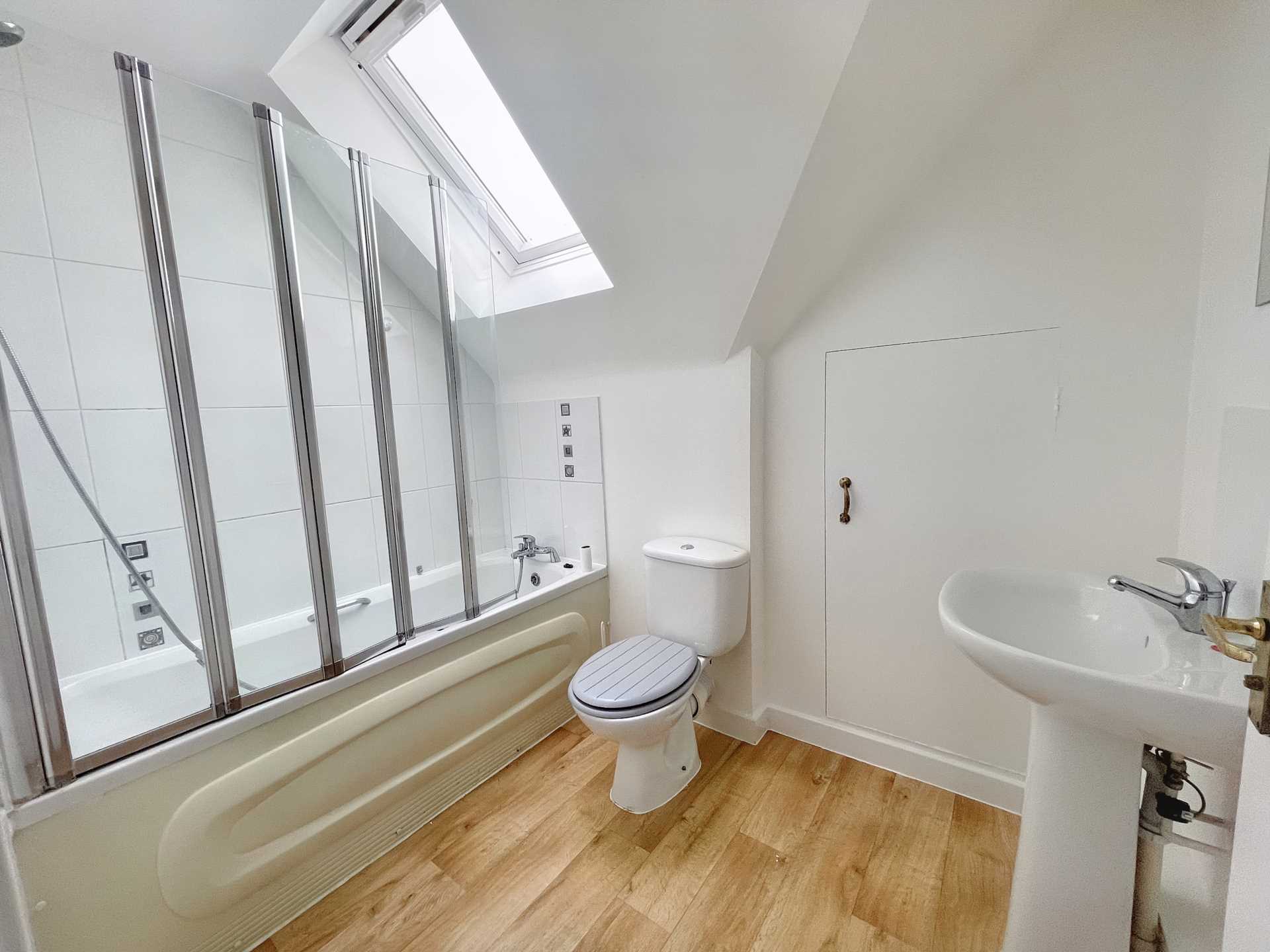 Charminster, Bournemouth * Great Rental *, Image 6