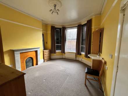 Rushton Crescent, Bournemouth, Image 2