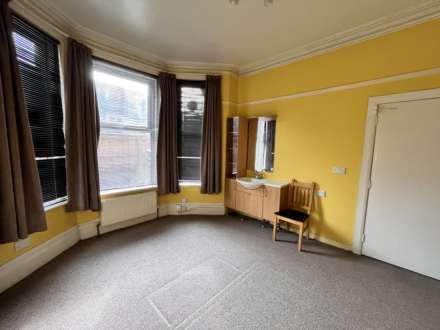 Rushton Crescent, Bournemouth, Image 6