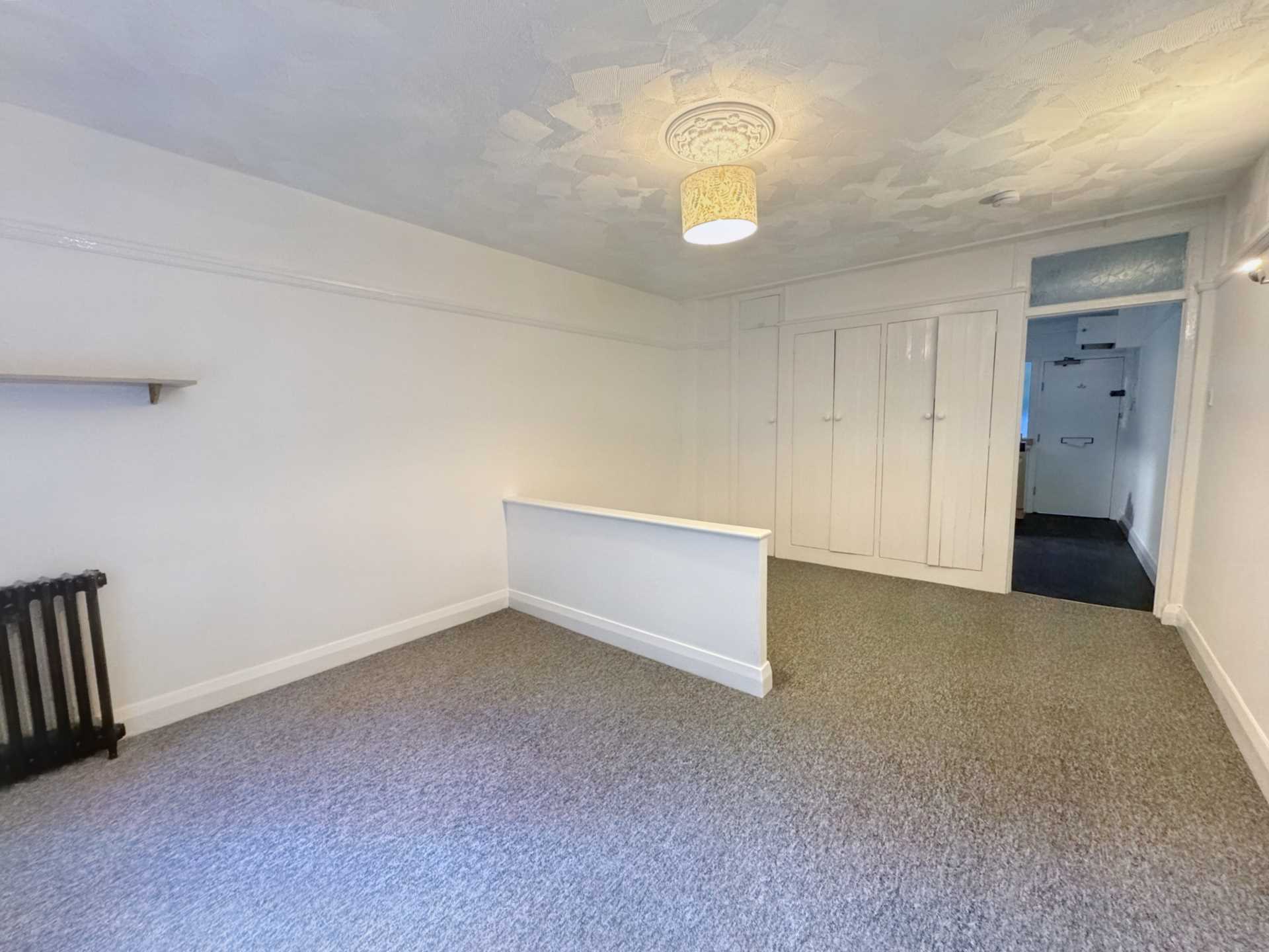 Bournemouth Square  * Bargain Studio Rental*, Image 1
