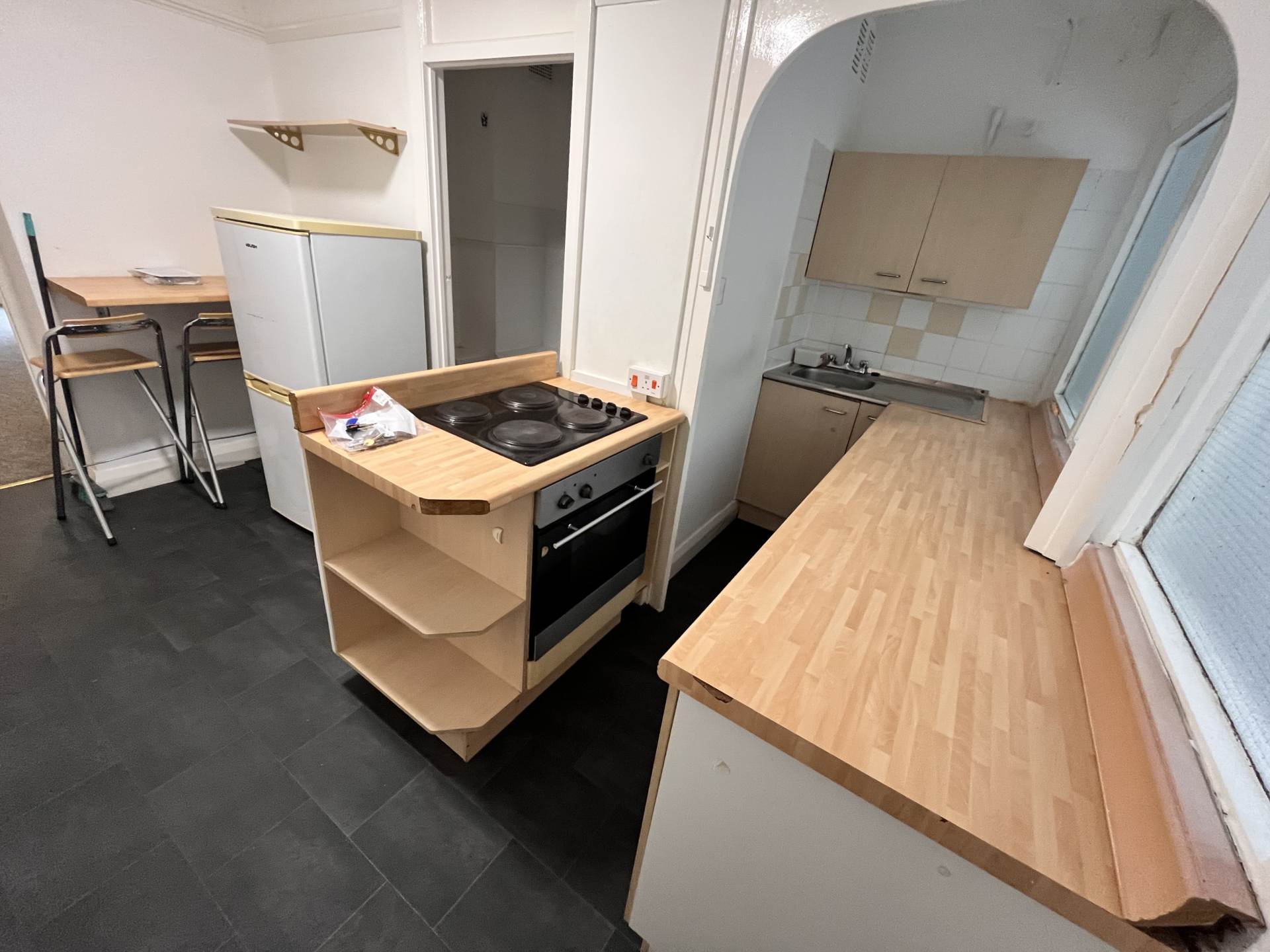 Bournemouth Square  * Bargain Studio Rental*, Image 3