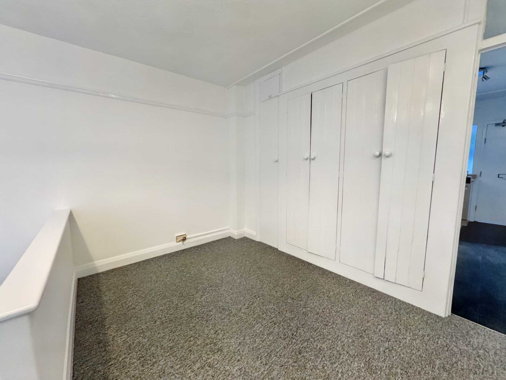 Bournemouth Square  * Bargain Studio Rental*, Image 6