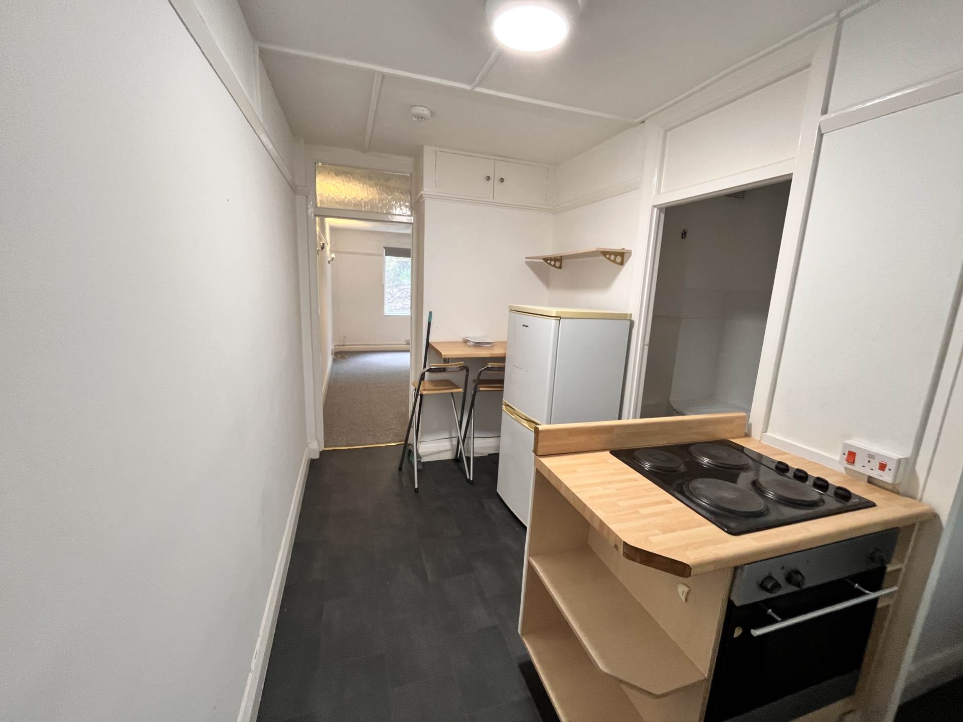 Bournemouth Square  * Bargain Studio Rental*, Image 8