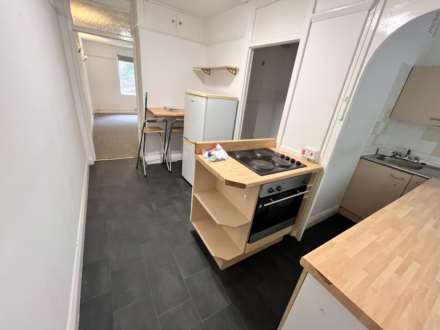 Bournemouth Square  * Bargain Studio Rental*, Image 9