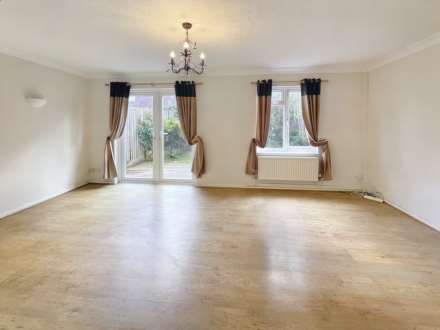 Ladysmith Close, Christchurch - Available 12/1/2026, Image 4