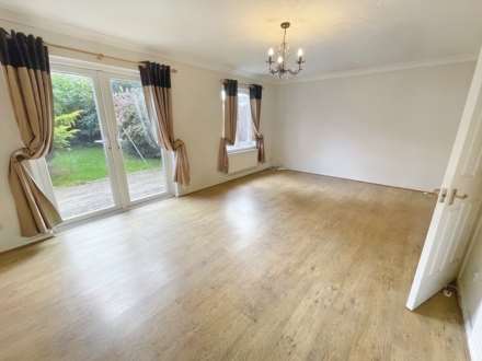 Ladysmith Close, Christchurch - Available 12/1/2026, Image 5